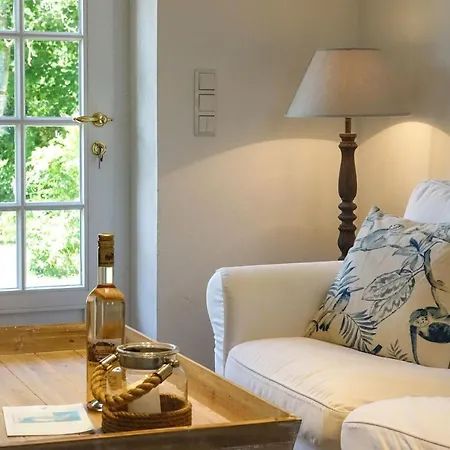Kuesterhaeuschen - Schloss Holiday home *