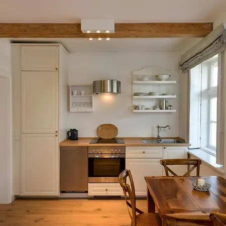 Kuesterhaeuschen - Schloss *